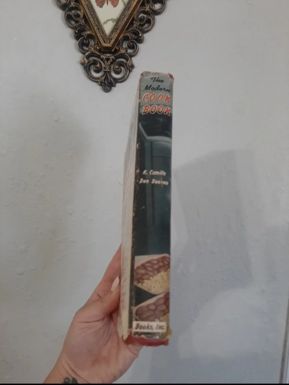 Vintage 1945 the Modern Cook Book mcm cover homemaker kitchen recipes
